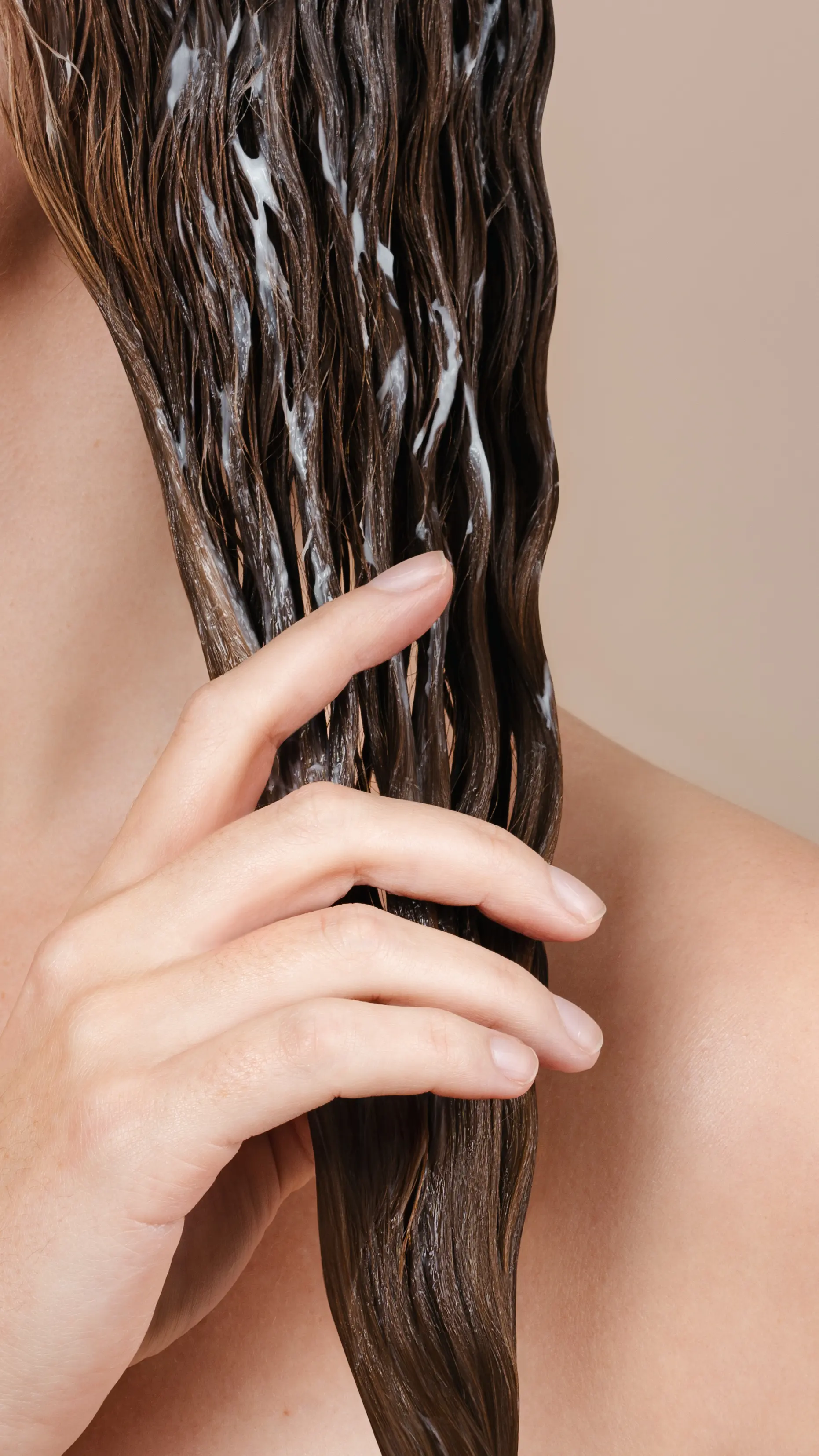 NATULIQUE BioActive Bond Repair worked through the lengths